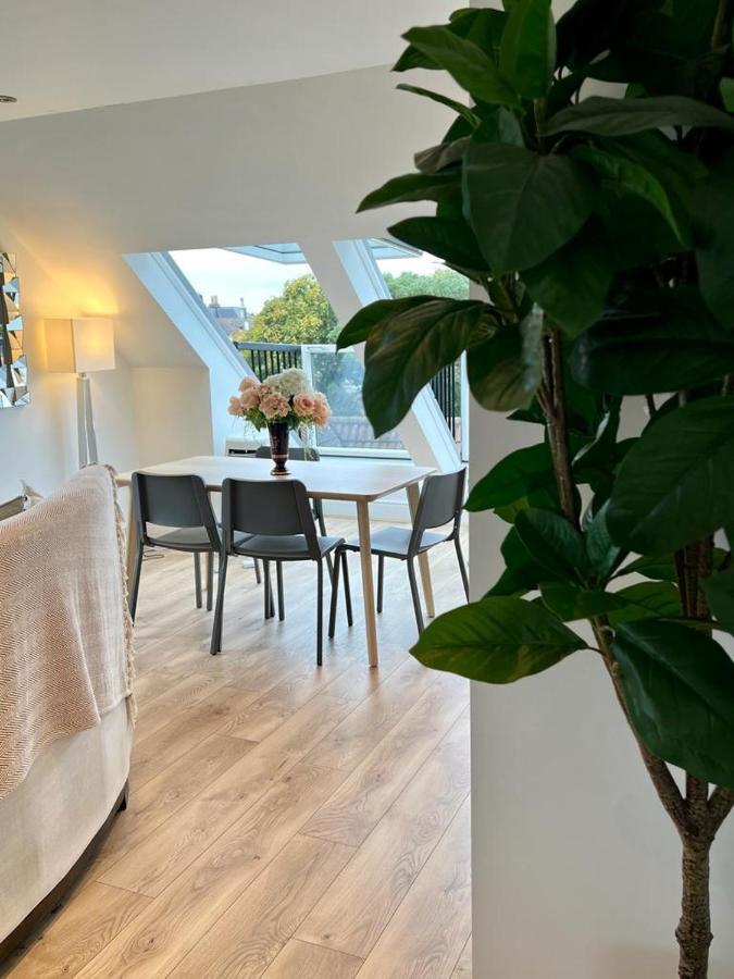 Stunning Luminous Penthouse/ 2Beds 2Baths Apartment Борнмът Екстериор снимка